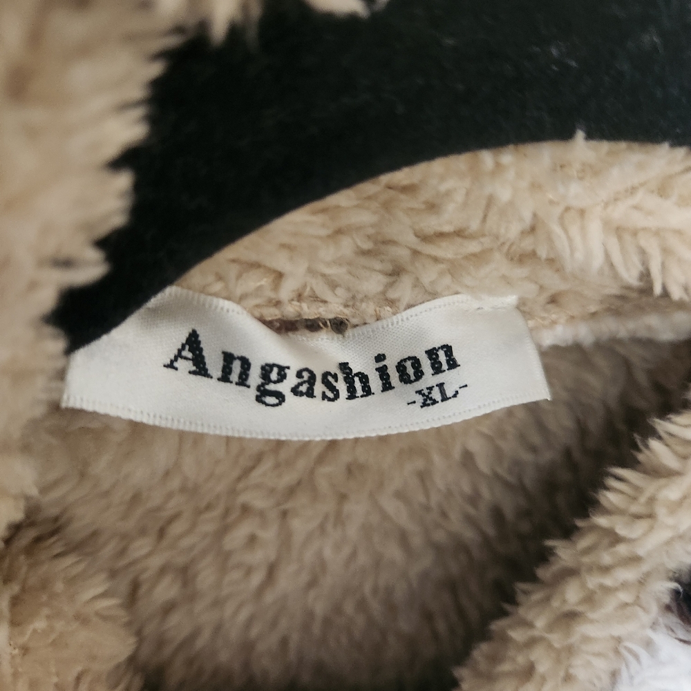 Angashion Beige and Brown Women's Camo Jacket. - Picture 3 of 5